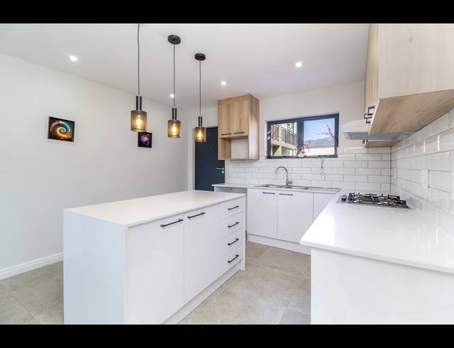 3 BEDROOM TOWNHOUSE TO LET IN HARFIELD VILLAGE